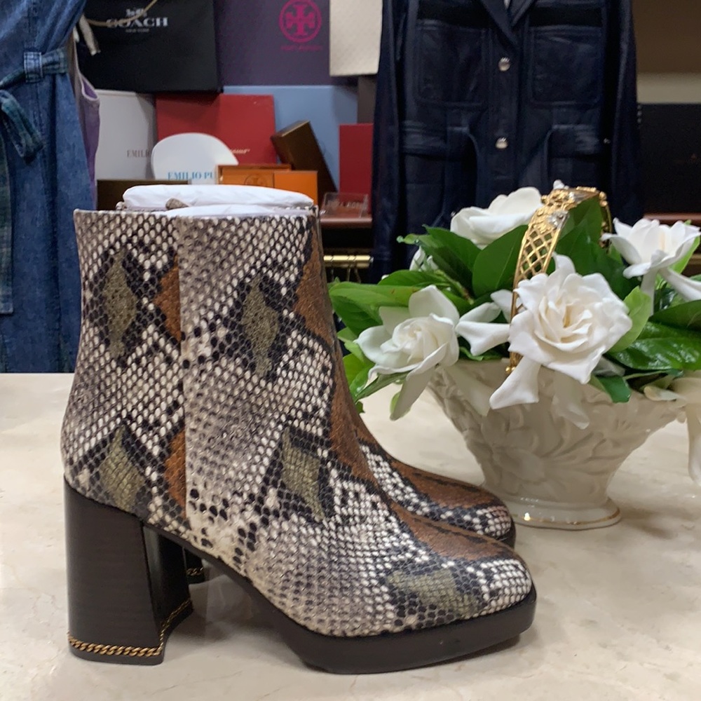 TORY BURCH RUBY PLATFORM CHAIN INLAY HEEL BOOTS PYTHON EMBOSSED LEATHER
8, 8.5,9 - Picture 2 of 9